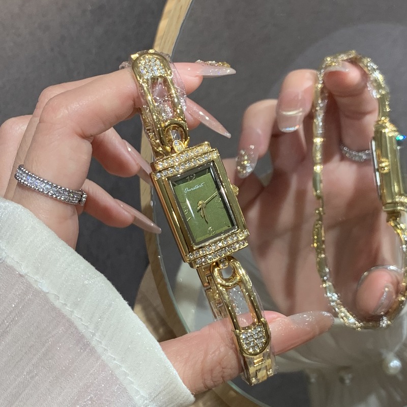 Small pin old money style hand - đánh giá và giá Luxury Watch Values